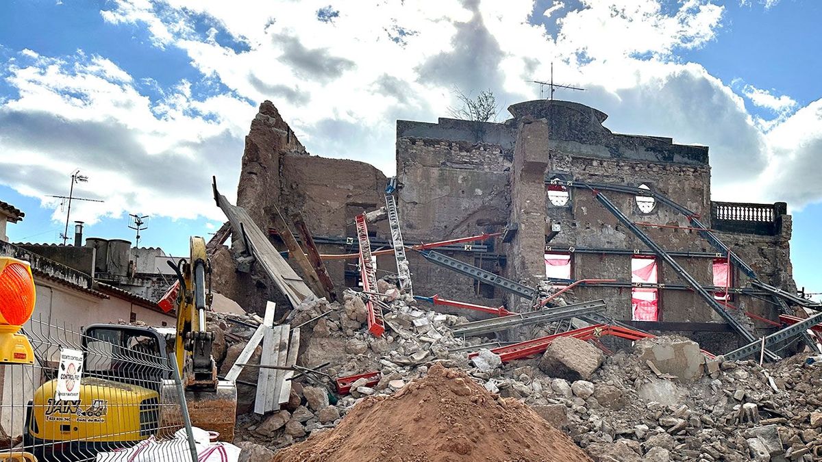 El edificio de Cal Guivernau tras el derrumbe