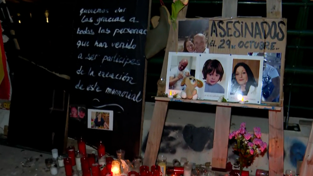 Homenaje por la DANA en el 'puente de la Solidaridad': el dolor tras la riada tres meses después