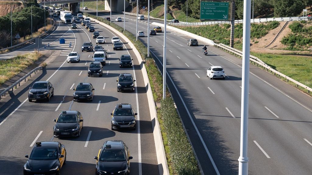 Los taxistas, en pie de guerra: denuncian la presencia de VTC y los precios abusivos de las aseguradoras