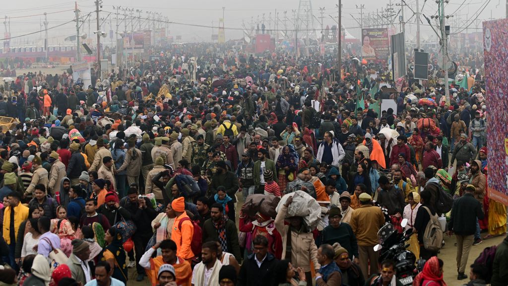 Una estampida en el festival religioso Kumbh Mela en la India provoca la muerte de más de una decena de asistentes