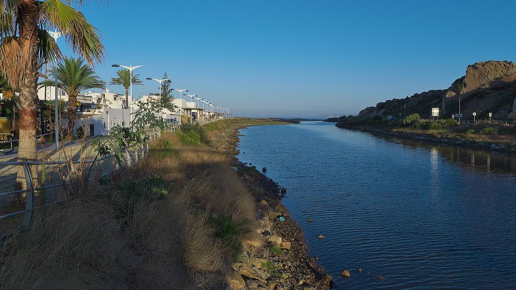 Vista del río Cachón, que también pasa por Zahara de los Atunes