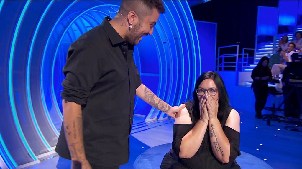 Beret sorprende a una fan cuya música del cantante le ha ayudado a afrontar la enfermedad de su hija Hay una cosa que te quiero decir Temporada 1 Top Vídeos 26