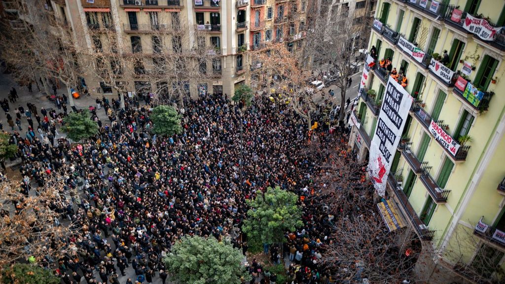 Josep Torrent, el profesor de matemáticas inquilino de la Casa Orsola de Barcelona cuyo desahucio ha frenado la fuerza de la calle