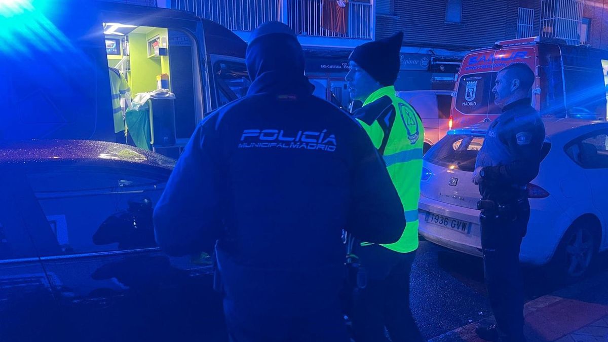 Heridos de gravedad dos hombres en el incendio de una vivienda en Carabanchel