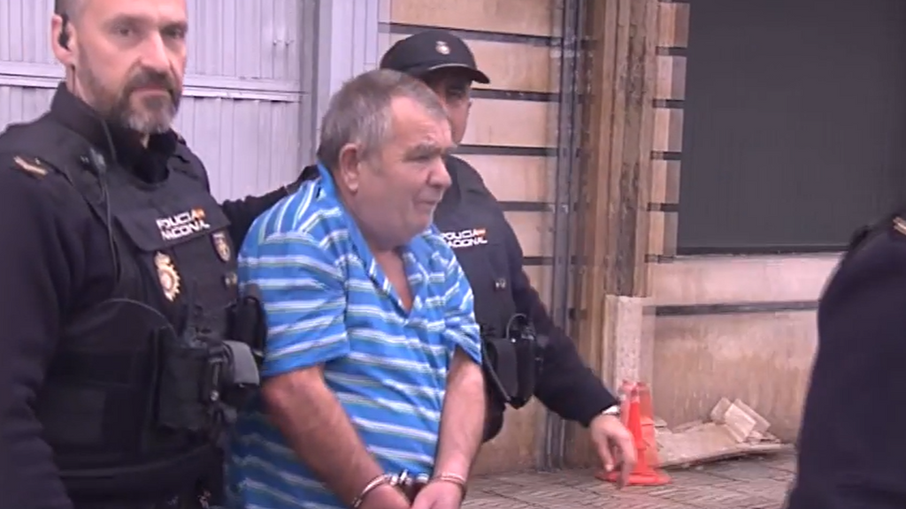 Crimen machista en Langreo: un hombre mata a puñaladas a su pareja, una mujer de 40 años