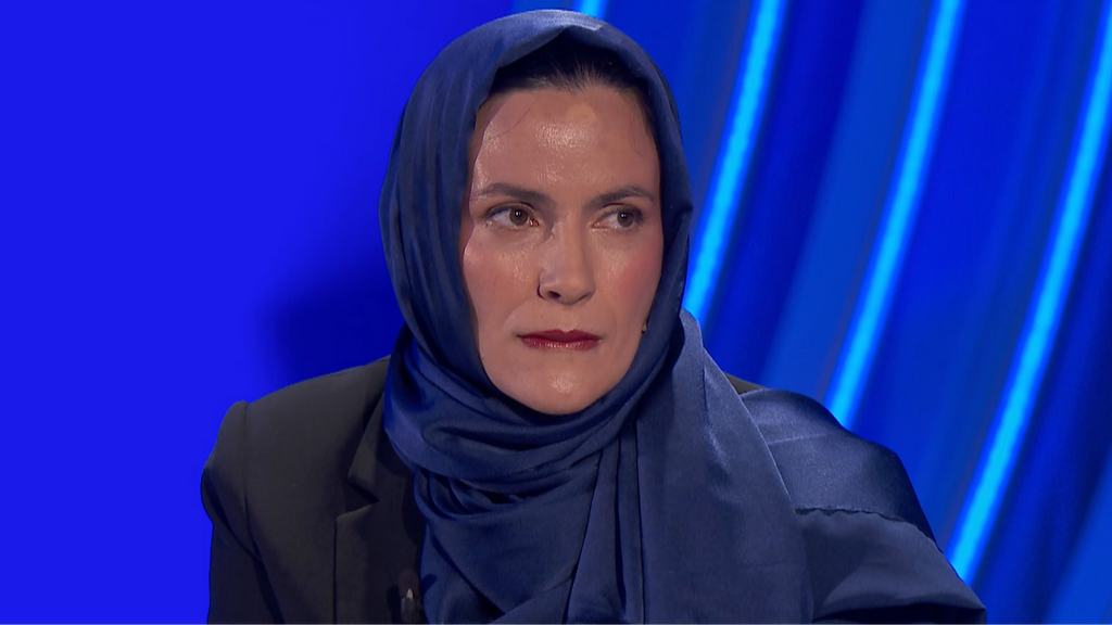 Tres hermanos se reencuentran tras ser separados en su infancia: ''He crecido con el sentimiento de abandono y maltrato'' Hay una cosa que te quiero decir Temporada 1 Top Vídeos 21