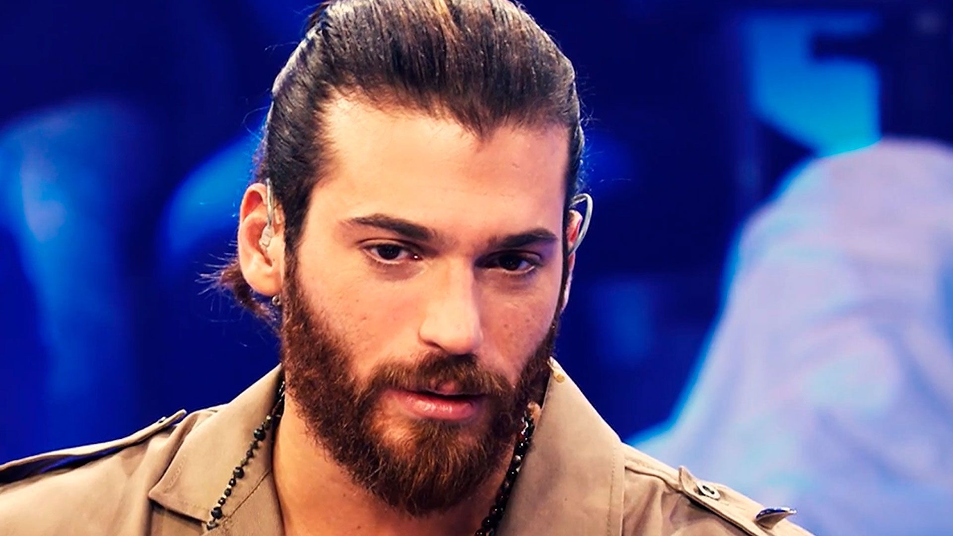 Can Yaman podría estar siendo extorsionado por una fan: Hay imágenes comprometidas de su padre - Fiesta