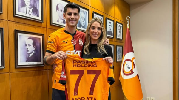 Alice Campello posa con Álvaro Morata tras su fichaje por el Galatasaray