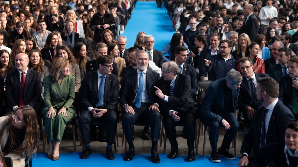 El rey Felipe VI visita L'Hospitalet por el Premio Princesa de Girona Social entre distintos actos de protesta en su contra