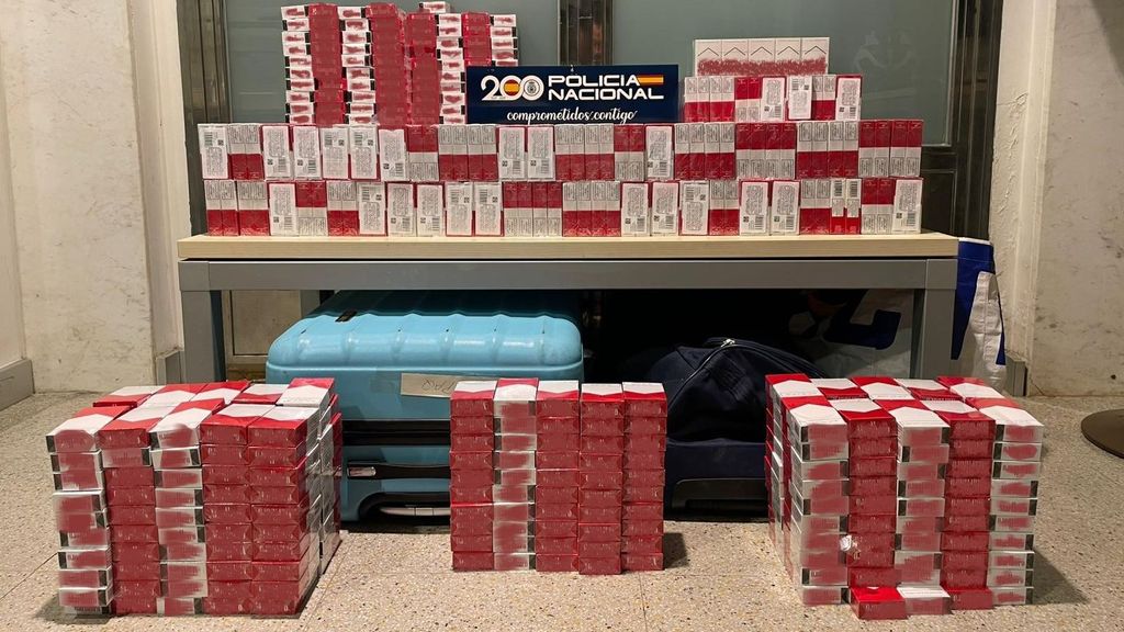 Incautan a un pasajero 1.400 cartones de tabaco de contrabando en Barcelona