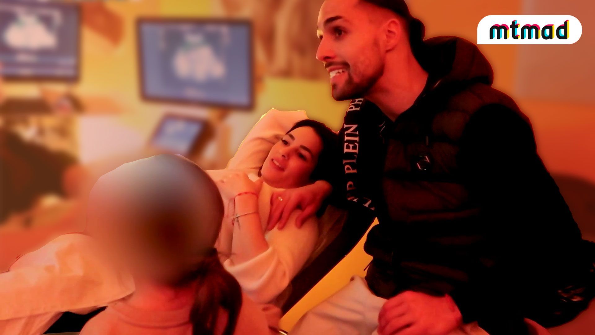 La reacción de Rubo y Ángel al ver la cara del bebé Un nuevo amanecer by Jennifer Lara Temporada 1 Top Vídeos 8