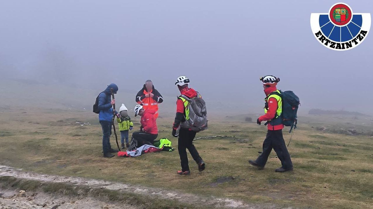 Llegaron a la cima pero la niebla les desorientó durante el descenso