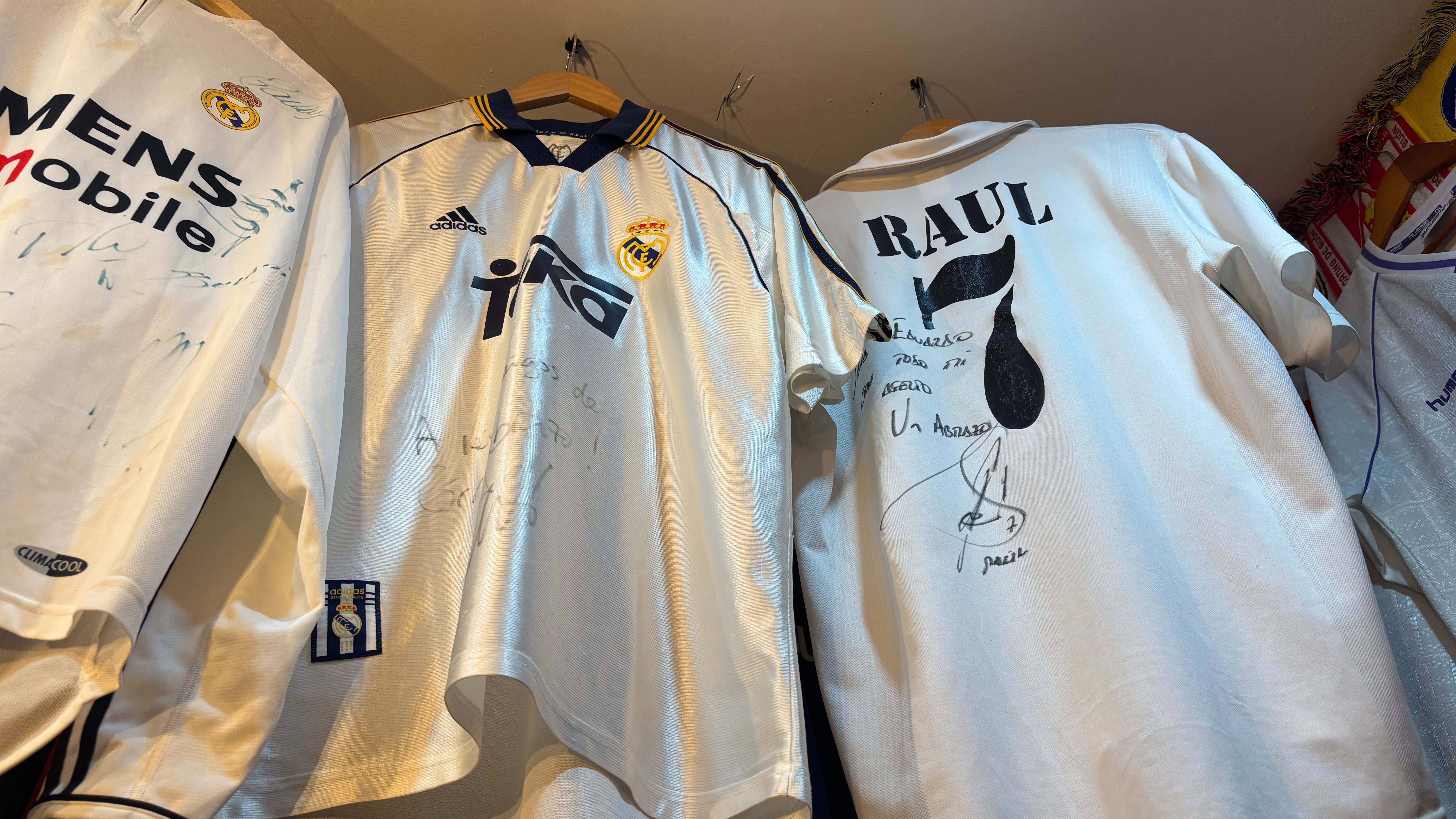 Tres camisetas del Real Madrid, de la colección particular de Edu