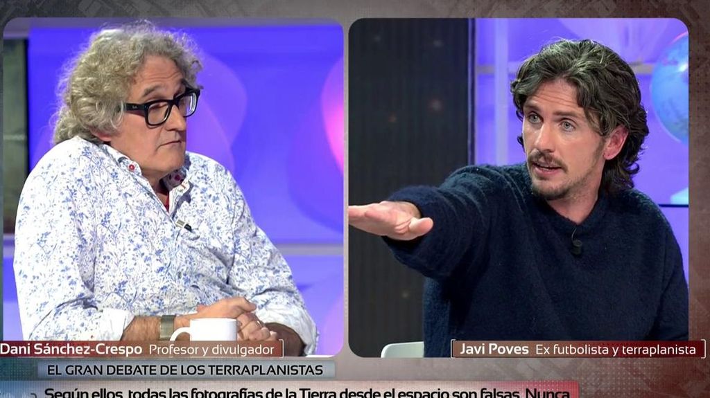 Javi Poves saca un mapa de la Tierra plana para retar a dos científicos: "Este debate debería haber terminado ya"