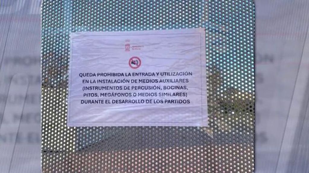 Cartel colocado por al Ayuntamiento de Murcia