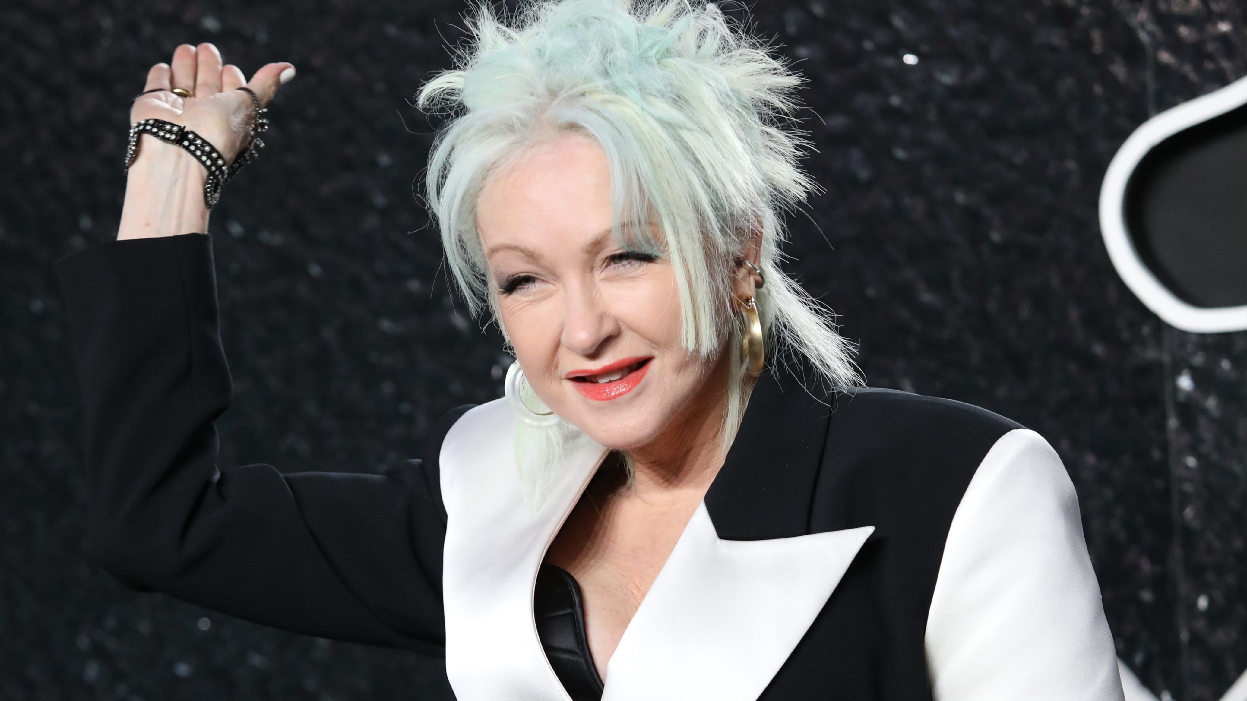 Cindy Lauper dice adiós