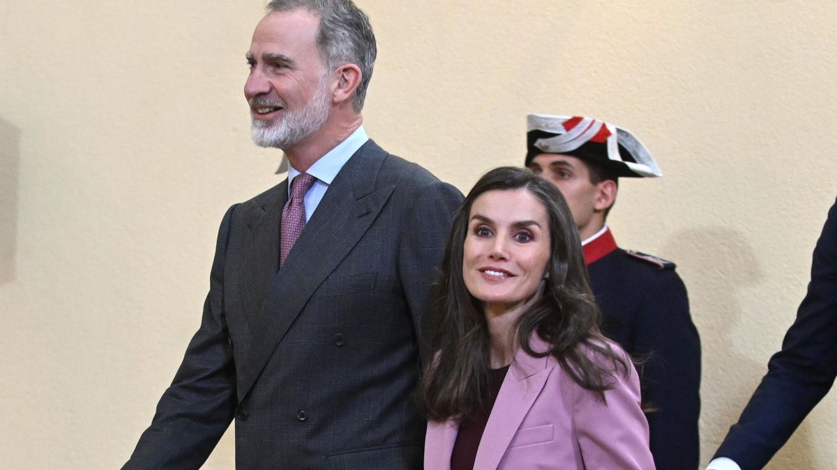 El rey Felipe y la Reina Letizia a su llegada a la reunión anual del Patronato Instituto Cervantes