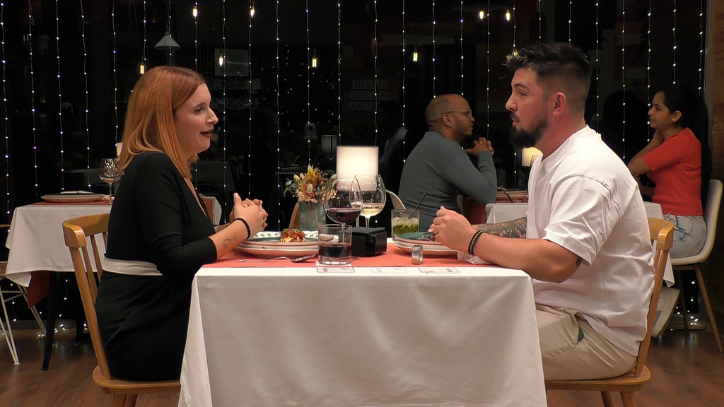 La confesión sobre sexo de una soltera de 'First dates' deja alucinado a su cita: "Es muy llamativo"