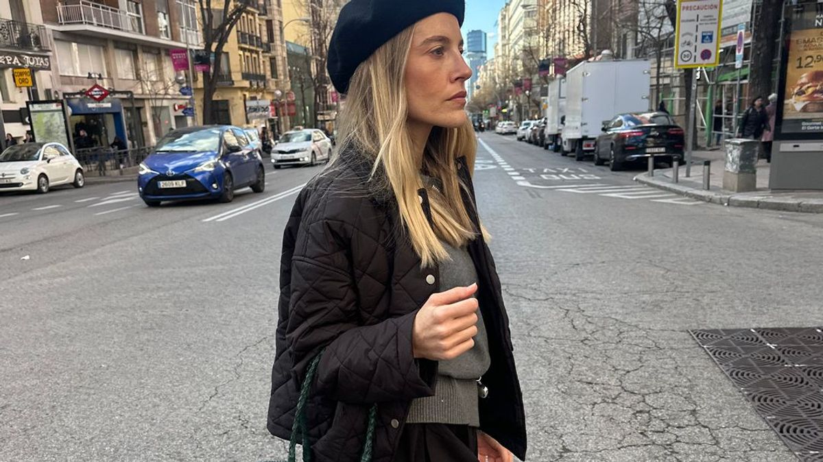 Maria Serra con el bolso trenzado de Parfois