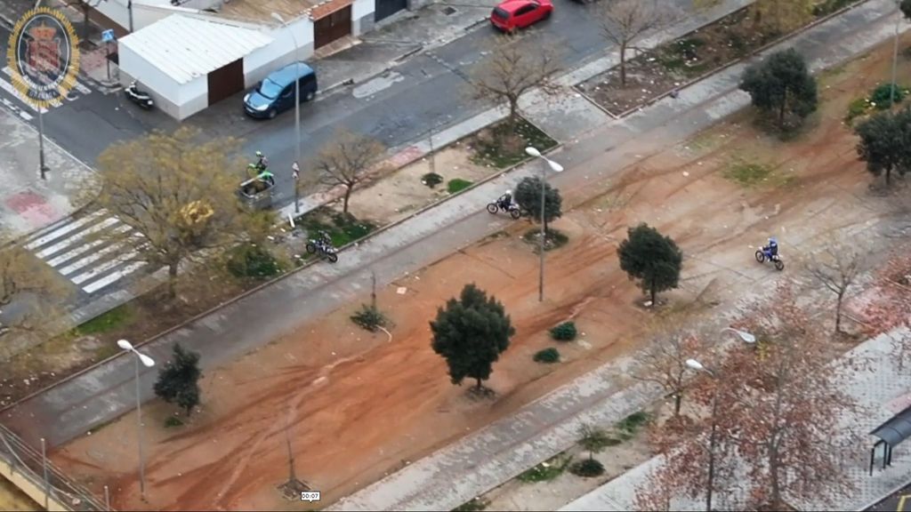 Una persecución de motos en Granada finaliza con éxito gracias al uso de drones: había cinco menores implicados