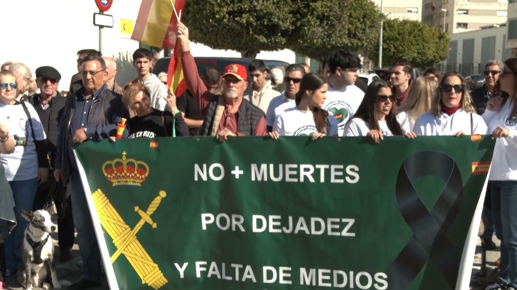 Concentración por el asesinato de los dos guardias civiles en Barbate por una narcolancha