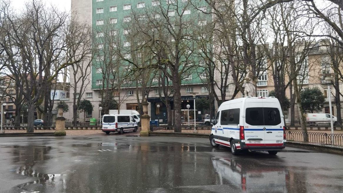 Dispositivo de seguridad de la Policía vasca en el parque de La Florida
