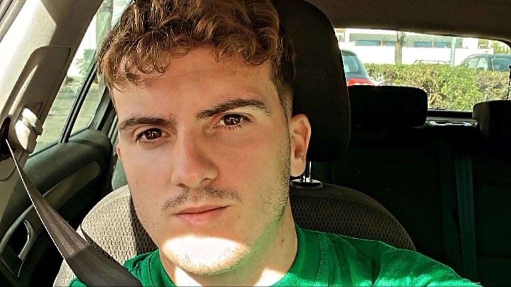 Fran Redondo se tatua el rostro de su abuelo Julián Muñoz
