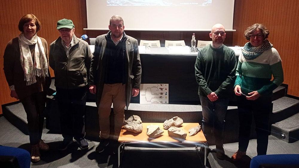Investigadores del Museo Jurásico de Asturias (MUJA) Investigadores del Museo Jurásico de Asturias (MUJA)
