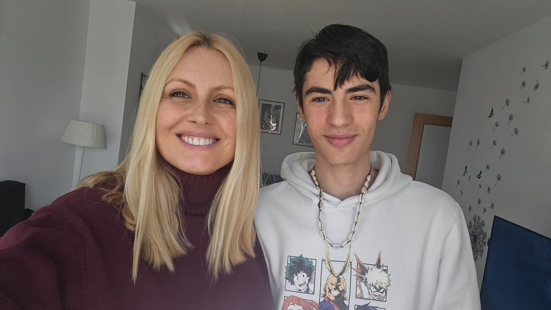 Laura Cuenca junto a su hijo Rubén.