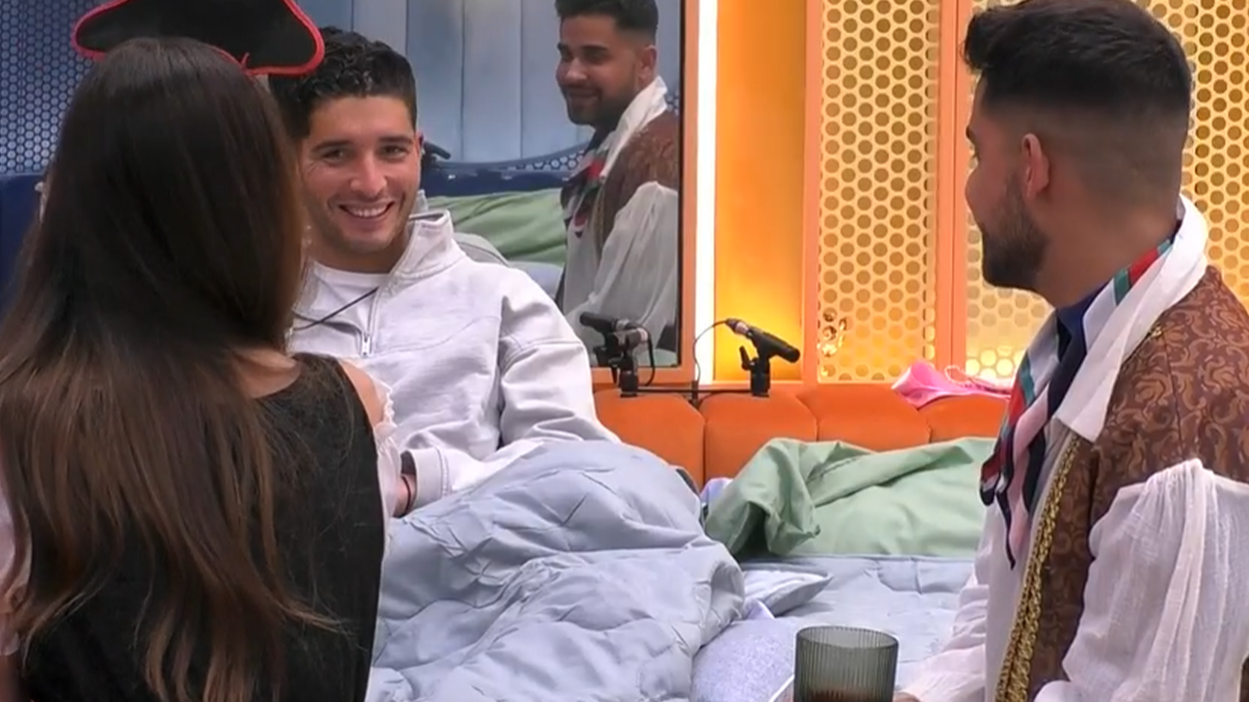 Álex le pone ojitos a Maica