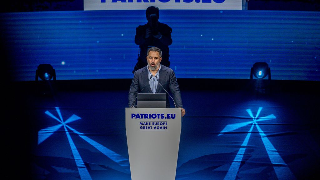 El idioma en el que se ha transmitido la cumbre de los Patriotas enfada a muchos de los seguidores