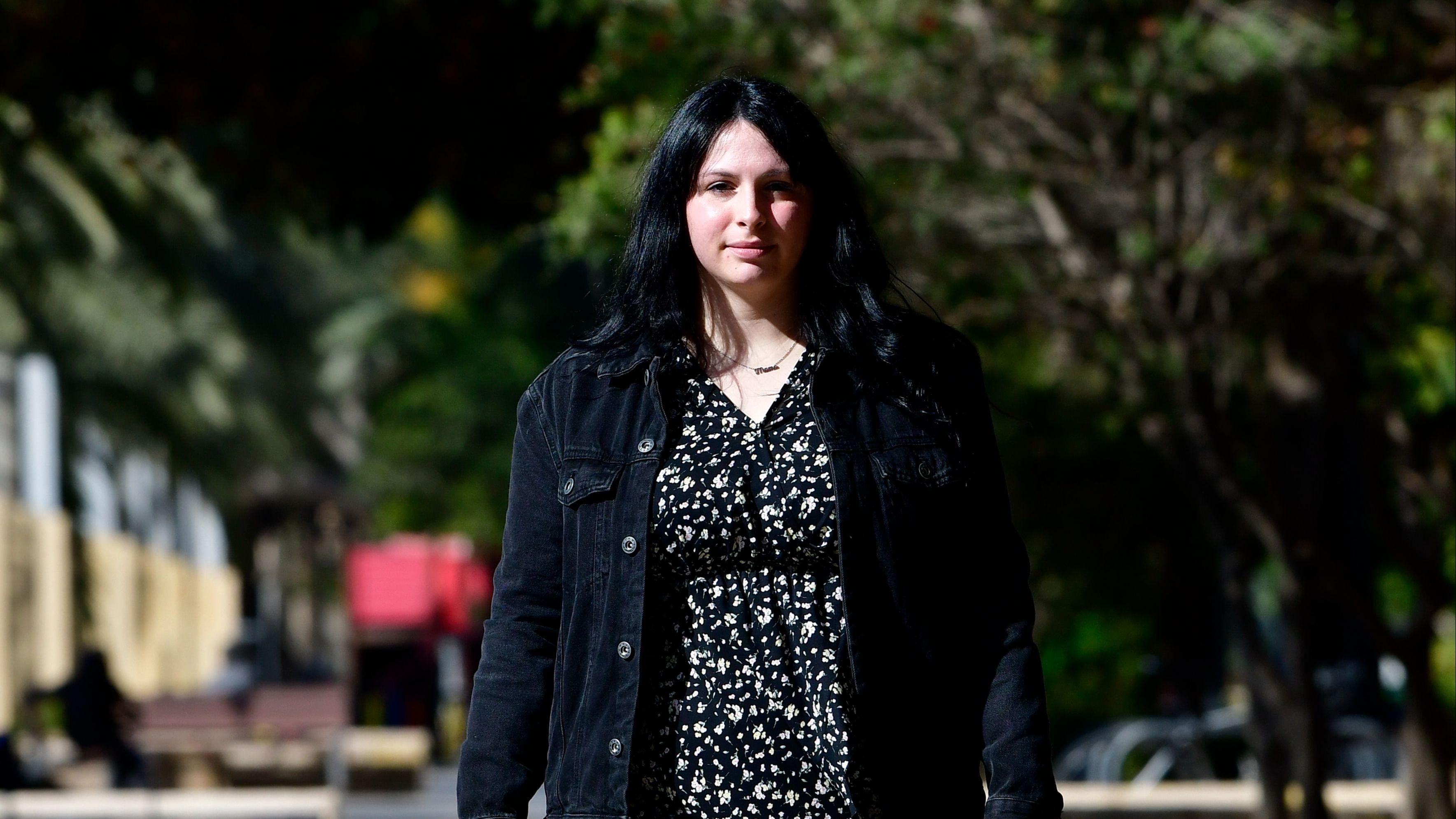 Noelia Calvo, un joven de 25 años voluntaria de Cruz Roja tras ser niña de acogida