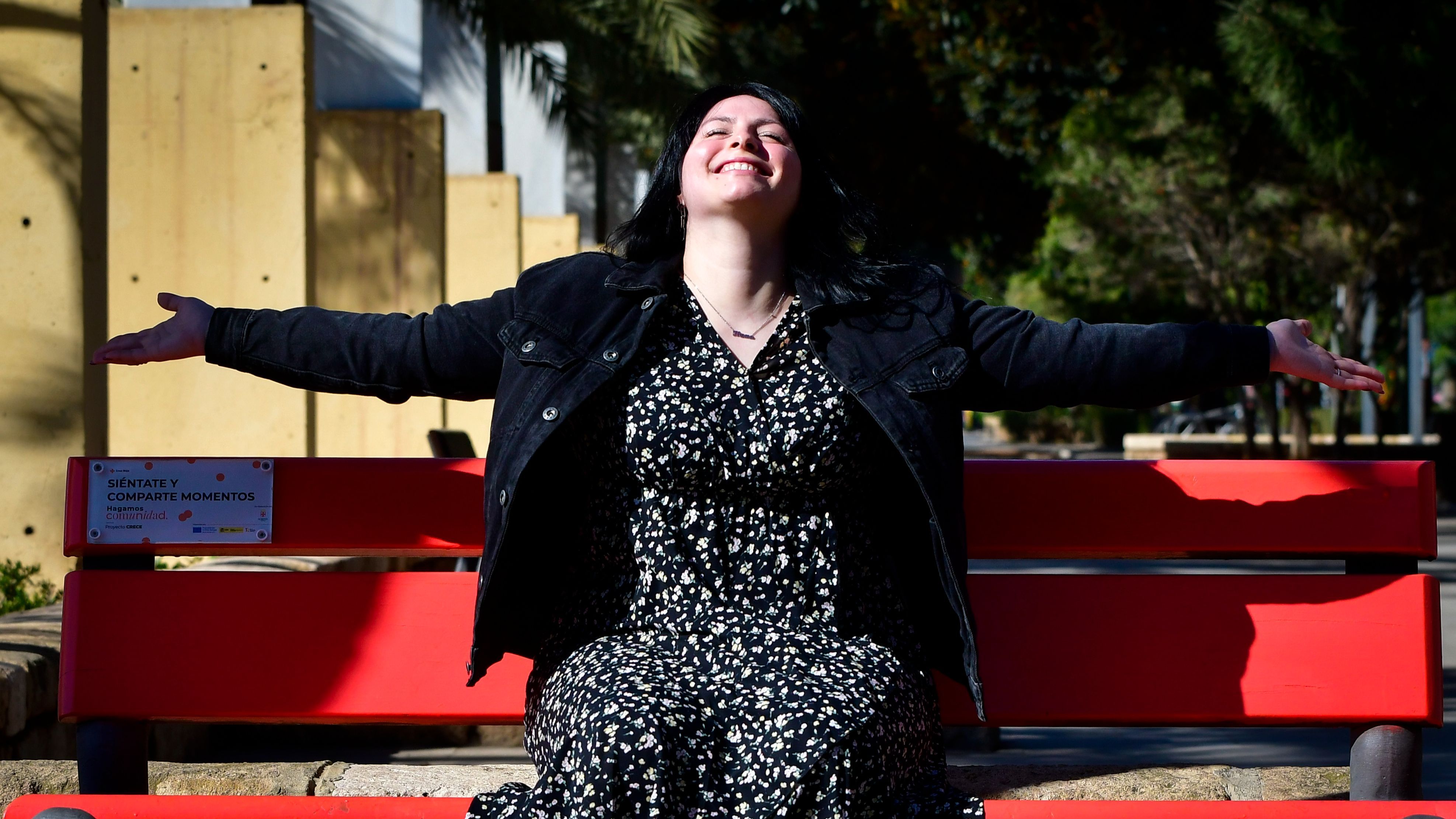 Noelia Calvo, un joven de 25 años voluntaria de Cruz Roja tras ser niña de acogida