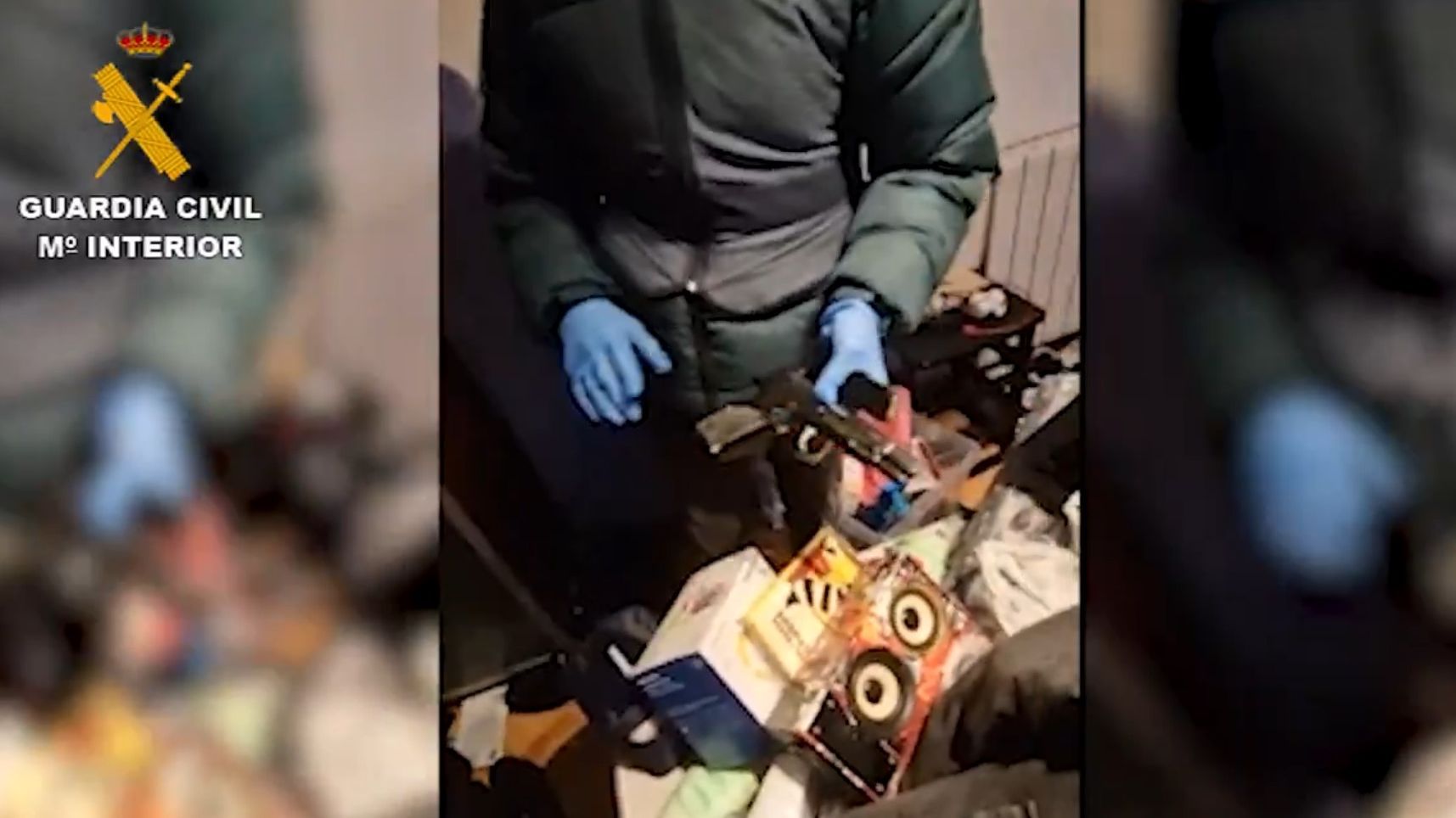 Pistola encontrada en un registro