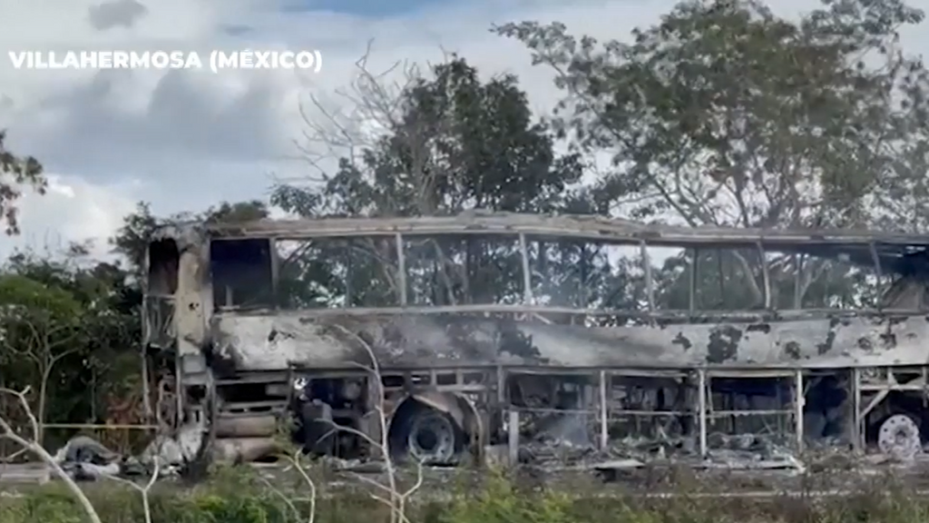 37 muertos en un accidente entre un autobús y un camión en México