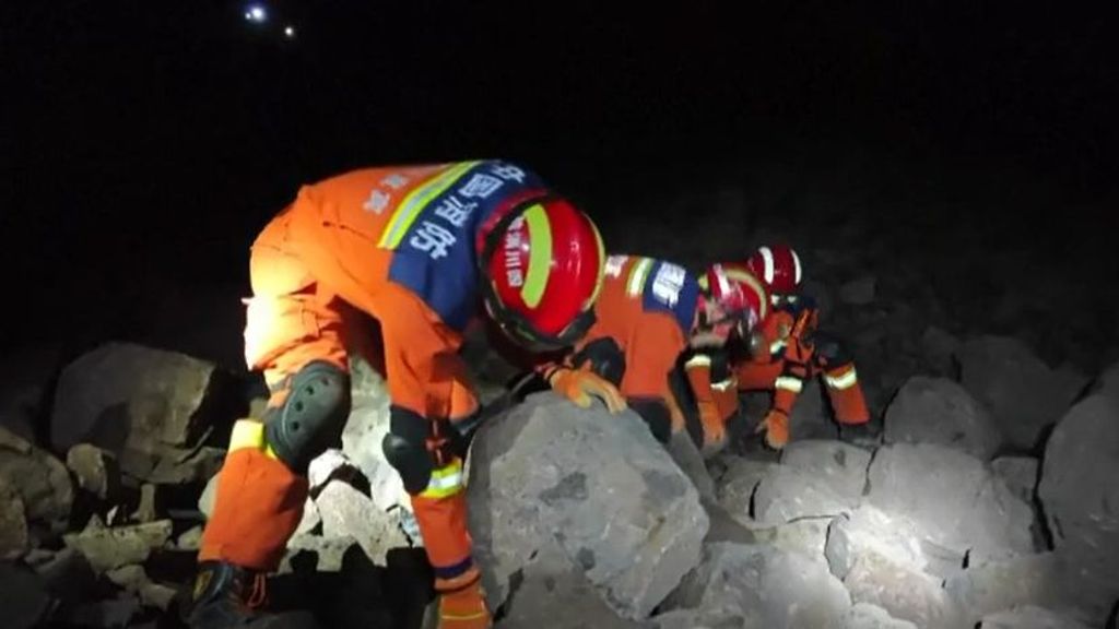 Decenas de desaparecidos tras un corrimiento de tierras en la provincia china de Sichuan