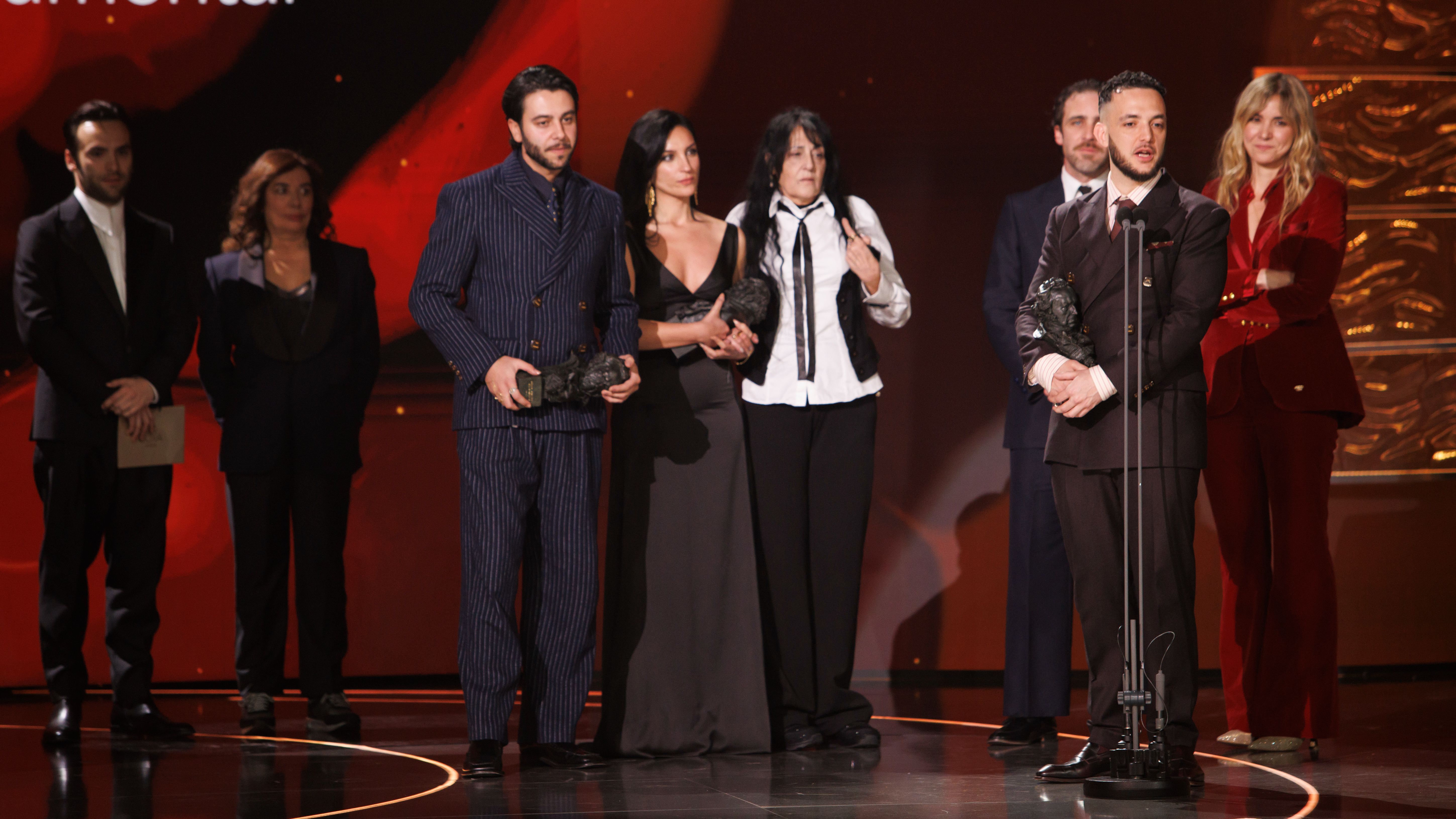 El músico y director C. Tangana y su equipo ganan el Goya a mejor película documental por 'La guitarra flamenca de Yerai Cortés'