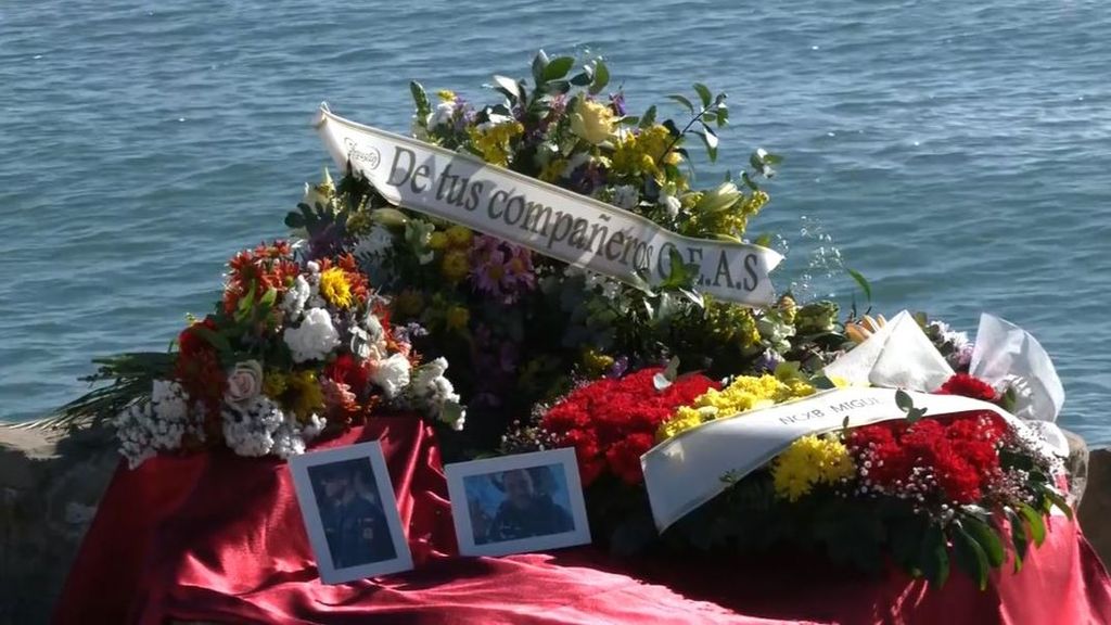 Ofrenda floral a los dos guardias civiles fallecidos hace un año en Barbate