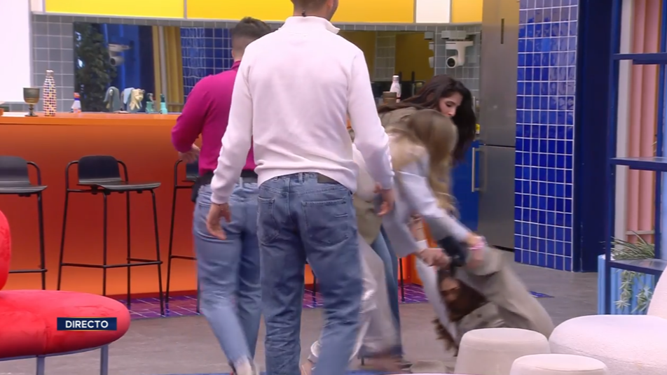 La surrealista caída de Maica Benedicto durante la gala de 'GH DÚO': "¡No sé que me pasa!"