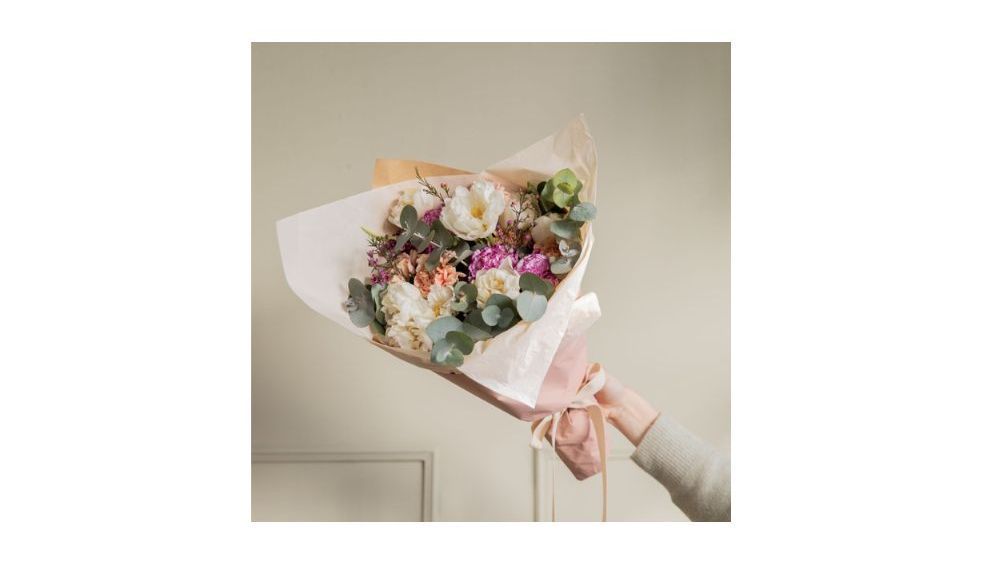 Ramo con rosas y tulipanes de Colvin