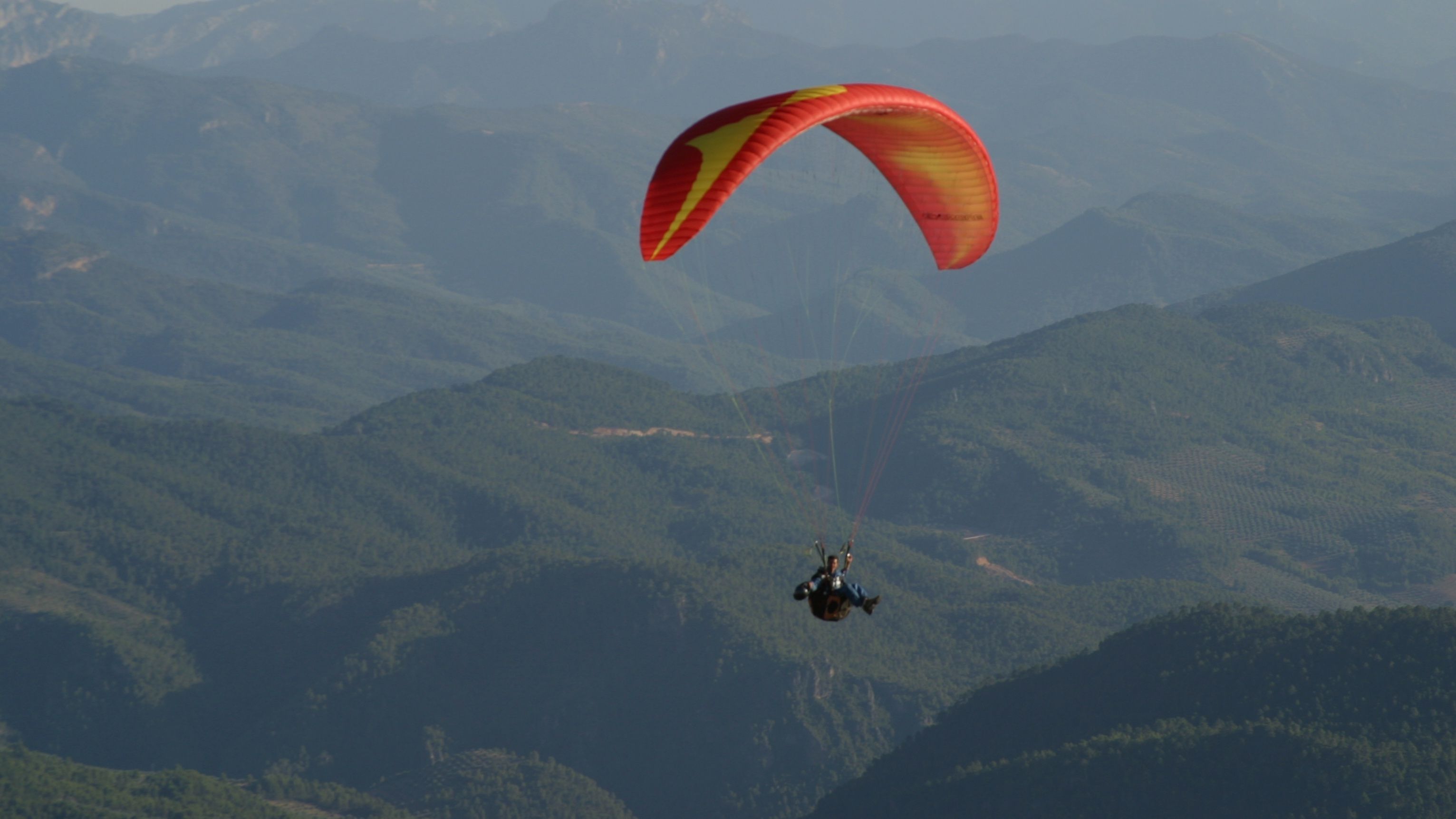 Un Paracaidista En El Festival Internacional De Aire
