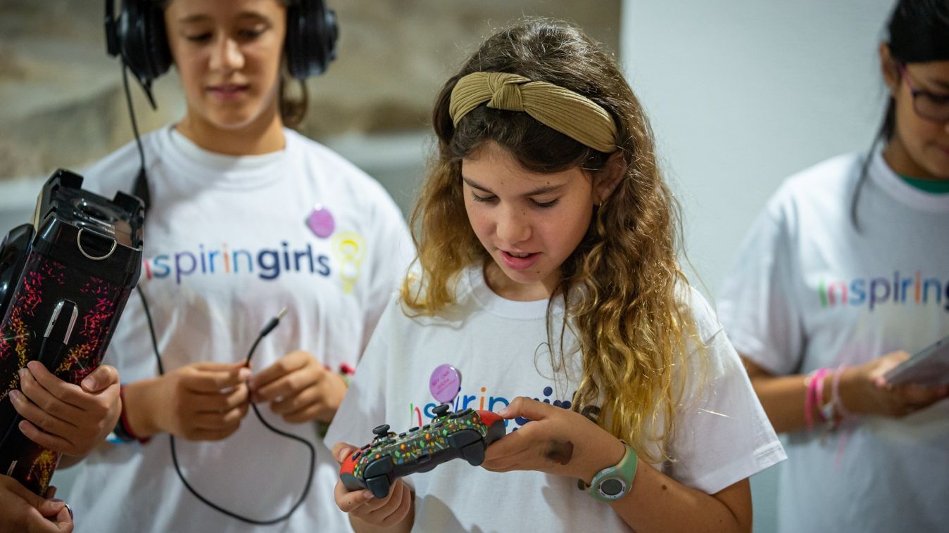 Uno de los talleres tecnológicos de Inspiring Girls.