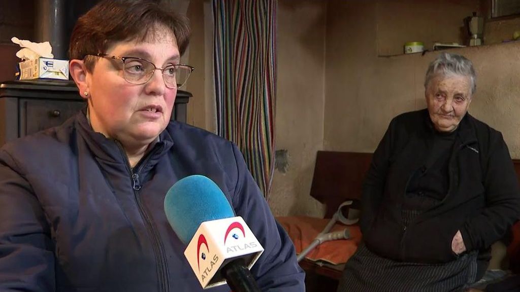 Cruz, la mujer que cuida de su madre de 95 años mientras espera la dependencia: "Tienes que vivir para ellos"