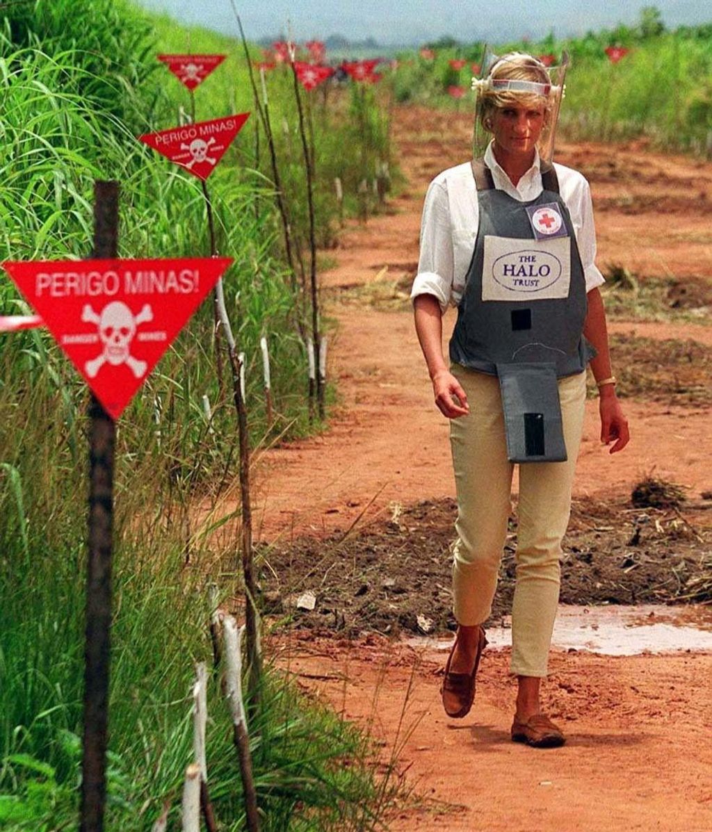 Diana de Gales en un campo minado