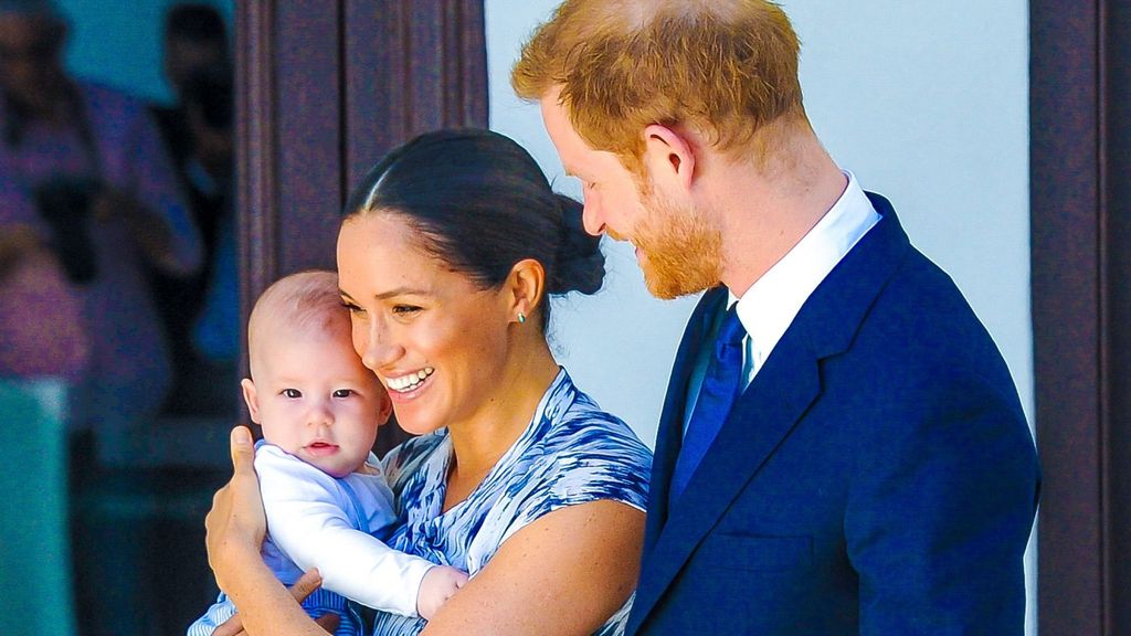 Harry y Meghan junto a su hijo Archie