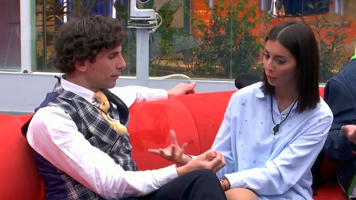 Óscar Landa habla con Marieta
