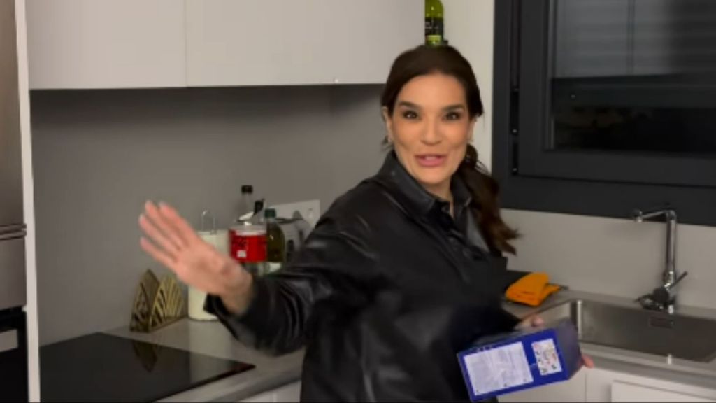 Raquel Bollo viendo 'La isla de las tentaciones'