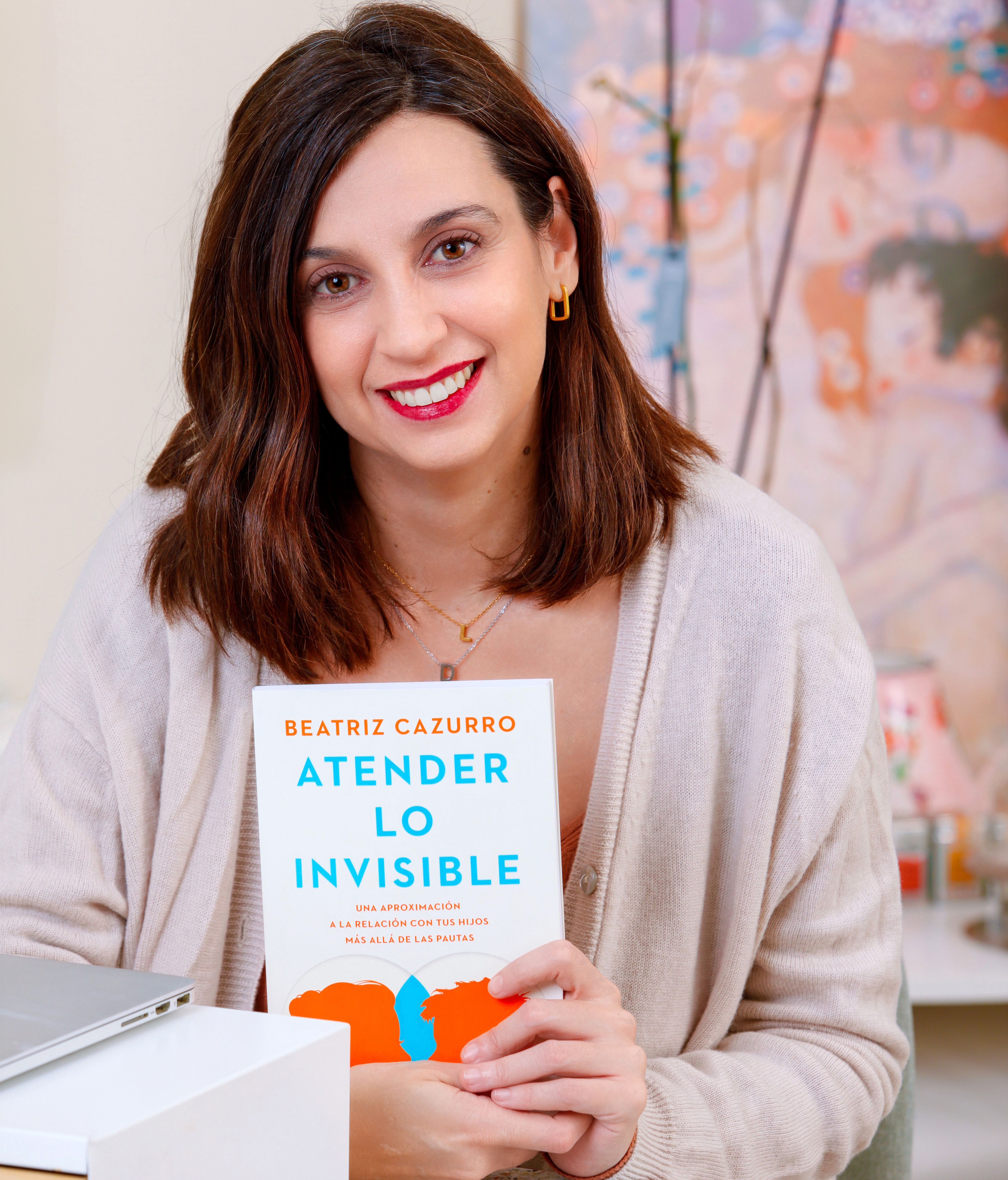 Beatriz Cazurro y su nuevo libro 'Atender lo invisible'