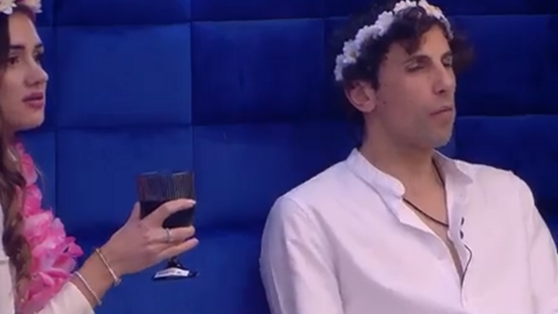 Maica departe con Óscar