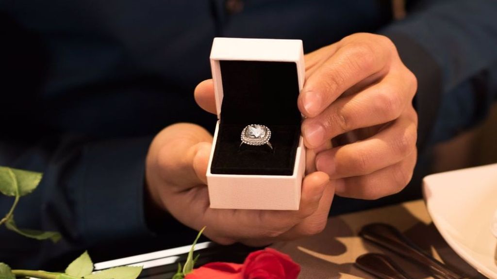 Un anillo "de pedida"